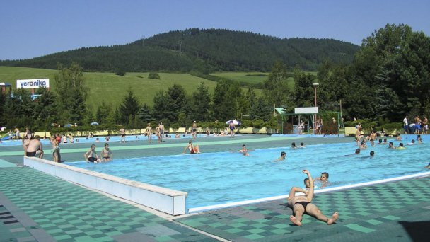 Basen termalny Veronika 3 Autor: mrRickyjr źródło: https://slovenskycestovatel.sk/item/termalne-kupalisko-veronika
