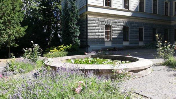 Botanická záhrada Banská Štiavnica 3 Autor: Viktor Kapety źródło: https://scontent-vie1-1.xx.fbcdn.net/v/t1.0-9/67106851_912473025752208_8568810808966905856_n.jpg?_nc_cat=102&_nc_sid=110474&_nc_oc=AQmtzV_Dwi-Xo0_cNzYE3Bdx_H-Nd2OdzOfOTzR2FOknKtaSG1Mn2mnNAN4odkmnFQc&_nc_ht=scontent-vie1-1.xx&oh=c1c14a9854df1ab3c1fcdb60edf9f839&oe=5ECC3129&dl=1 Botanická záhrada Banská Štiavnica 3 Autor: Viktor Kapety źródło: https://scontent-vie1-1.xx.fbcdn.net/v/t1.0-9/67106851_912473025752208_8568810808966905856_n.jpg?_nc_cat=102&_nc_sid=110474&_nc_oc=AQmtzV_Dwi-Xo0_cNzYE3Bdx_H-Nd2OdzOfOTzR2FOknKtaSG1Mn2mnNAN4odkmnFQc&_nc_ht=scontent-vie1-1.xx&oh=c1c14a9854df1ab3c1fcdb60edf9f839&oe=5ECC3129&dl=1