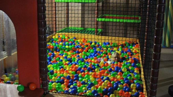 Funville 4 źródło: https://scontent-vie1-1.xx.fbcdn.net/v/t1.0-9/298256_237258702993218_1865995980_n.jpg?_nc_cat=105&_nc_sid=e007fa&_nc_oc=AQmTZcyXC6ohnzoJEZP3HbKtrpKoCQ46_zYL771KpgV8hTGWzzNi7qtdgWKBNvKs2wM&_nc_ht=scontent-vie1-1.xx&oh=842f5d692b4ef3f27b70b9eac1bed851&oe=5ECC72C3