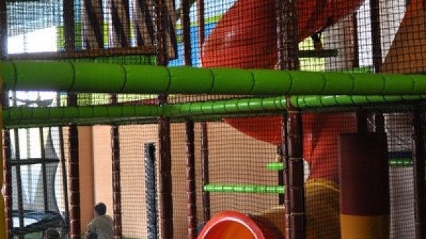Funville 6 źródło: https://scontent-vie1-1.xx.fbcdn.net/v/t1.0-9/301032_237258742993214_398463019_n.jpg?_nc_cat=101&_nc_sid=e007fa&_nc_oc=AQmQLYQB0xuyumV-IIg54ET4nGW7c6op6Wh3qFPUFXZYAA9BDYYPD-EEi_p1ToJ4el4&_nc_ht=scontent-vie1-1.xx&oh=a65b1dc621554d83eca0be67c5329581&oe=5ECAFC3A&dl=1