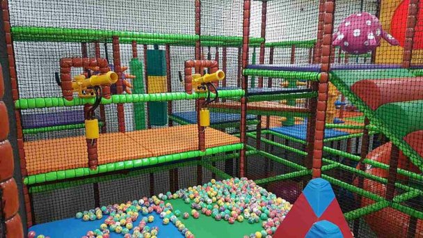 Plac zabaw Magic Land 4 źródło: https://www.sdetmi.com/podujatia/detail/43765/magic-land/