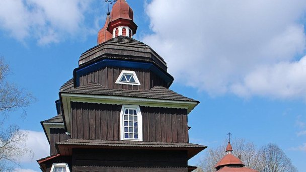 Kościół Opieki Najświętszej Marii Panny Nižný Komárnik 3 Autor: Henryk Bielamowicz źródło: https://sk.wikipedia.org/wiki/Cerkov_Ochrany_Presv%C3%A4tej_Bohorodi%C4%8Dky_(Ni%C5%BEn%C3%BD_Kom%C3%A1rnik)