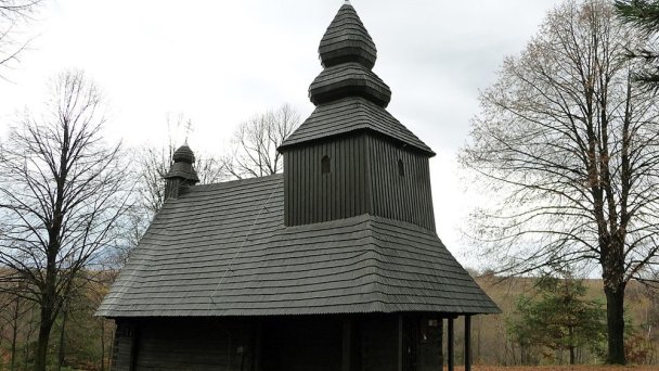 Chrám Prenesenia ostatkov sv. Mikuláša – biskupa Ruská Bystrá 2 Autor: Peter Zelizňák źródło: https://upload.wikimedia.org/wikipedia/commons/thumb/c/c5/Cerkov_Prenesenia_ostatkov_svateho_Mikulasa_Ruska_Bystra_okres_Snina.jpg/800px-Cerkov_Prenesenia_ostatkov_svateho_Mikulasa_Ruska_Bystra_okres_Snina.jpg Chrám Prenesenia ostatkov sv. Mikuláša – biskupa Ruská Bystrá 2 Autor: Peter Zelizňák źródło: https://upload.wikimedia.org/wikipedia/commons/thumb/c/c5/Cerkov_Prenesenia_ostatkov_svateho_Mikulasa_Ruska_Bystra_okres_Snina.jpg/800px-Cerkov_Prenesenia_ostatkov_svateho_Mikulasa_Ruska_Bystra_okres_Snina.jpg
