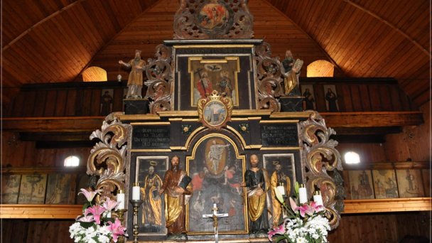Drewniany kościół artykularny pod wezwaniem Świętego Krzyża 5 Autor: János Korom Dr. źródło: https://sk.wikipedia.org/wiki/Sv%C3%A4t%C3%BD_Kr%C3%AD%C5%BE_(okres_Liptovsk%C3%BD_Mikul%C3%A1%C5%A1)