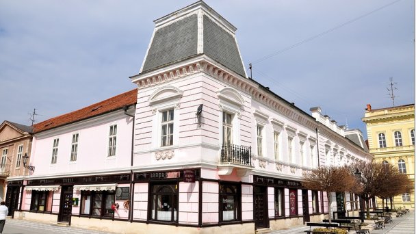 Podunajské múzeum Autor: János Korom Dr. źródło: https://www.flickr.com/photos/korom/3424643664/sizes/l/