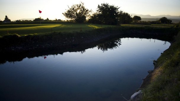 Pole golfowe Adam 2 źródło: https://www.travelguide.sk/svk/turisticke-zaujimavosti/golfovy-klub-agama_59_1.html