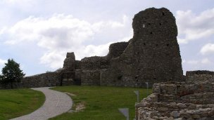 Castle Devin 5 źródło: https://sk.wikipedia.org/wiki/Dev%C3%ADnsky_hrad