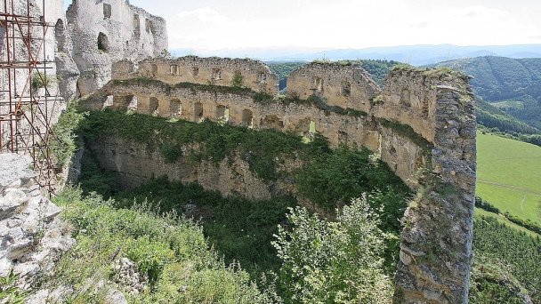 Hrad Lietava Autor: I, Prazak źródło: https://upload.wikimedia.org/wikipedia/commons/1/10/Hrad_Lietava.jpg