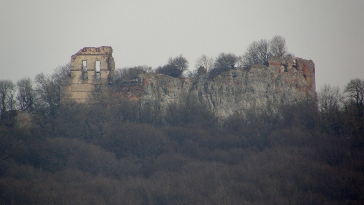 Pajštúnsky hrad Autor: Xmetov źródło: https://upload.wikimedia.org/wikipedia/commons/5/5d/Paj%C5%A1t%C3%BAnsky_hrad.jpg