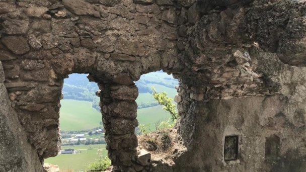 Hrad Súľov Autor: Tatiana Žifčáková źródło: Vlastné spracovanie