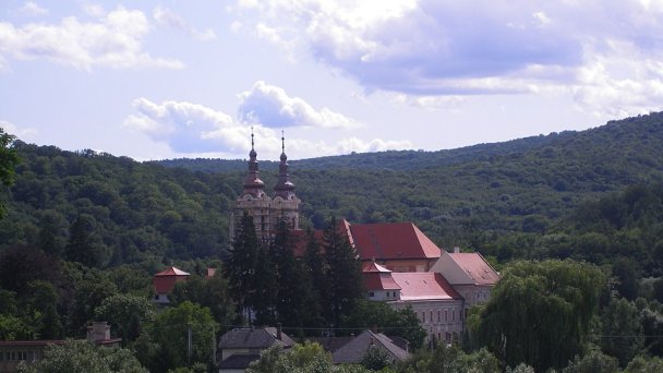 Premonštrátsky kláštor Jasov 3 Autor: Szeder László źródło: https://upload.wikimedia.org/wikipedia/commons/thumb/c/c4/J%C3%A1sz%C3%B348.JPG/800px-J%C3%A1sz%C3%B348.JPG