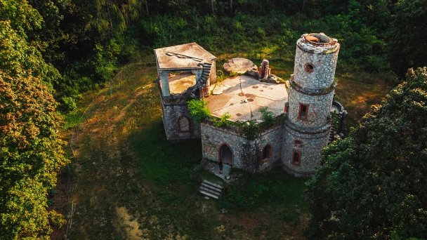 Letohrádok Babylon Autor: Facebook źródło: https://scontent.fbts7-1.fna.fbcdn.net/v/t1.0-9/122143973_5200814023277819_15556840430881104_o.jpg?_nc_cat=106&ccb=2&_nc_sid=b9115d&_nc_ohc=qEU8wJxb3n8AX__IY0L&_nc_ht=scontent.fbts7-1.fna&oh=e837dca47948563a3b49334e2589d767&oe=5FF0B701 Letohrádok Babylon Autor: Facebook źródło: https://scontent.fbts7-1.fna.fbcdn.net/v/t1.0-9/122143973_5200814023277819_15556840430881104_o.jpg?_nc_cat=106&ccb=2&_nc_sid=b9115d&_nc_ohc=qEU8wJxb3n8AX__IY0L&_nc_ht=scontent.fbts7-1.fna&oh=e837dca47948563a3b49334e2589d767&oe=5FF0B701