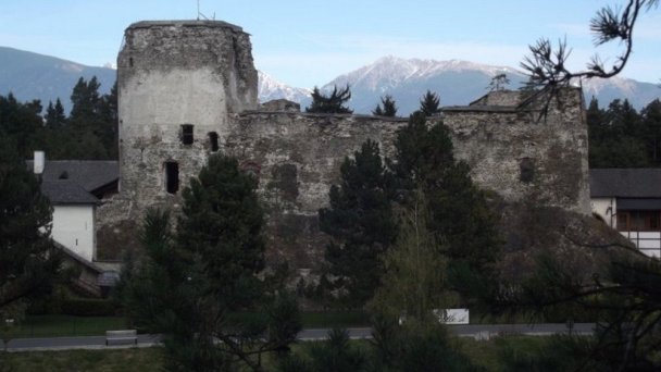 Hrad Liptovský Hrádok Autor: J.Stefanek, hrady-zamky.sk źródło: https://www.hrady-zamky.sk/obrazky/liptovsky-hradok/liptovsky-hradok19.jpg Hrad Liptovský Hrádok Autor: J.Stefanek, hrady-zamky.sk źródło: https://www.hrady-zamky.sk/obrazky/liptovsky-hradok/liptovsky-hradok19.jpg