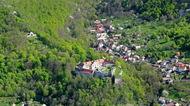 Zamek Blue Stone 16