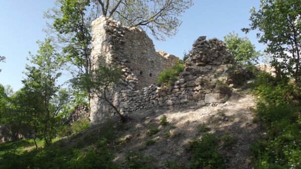 Hrad Muráň Autor: hrady-zamky.sk źródło: https://www.hrady-zamky.sk/obrazky/muran/muran4.jpg