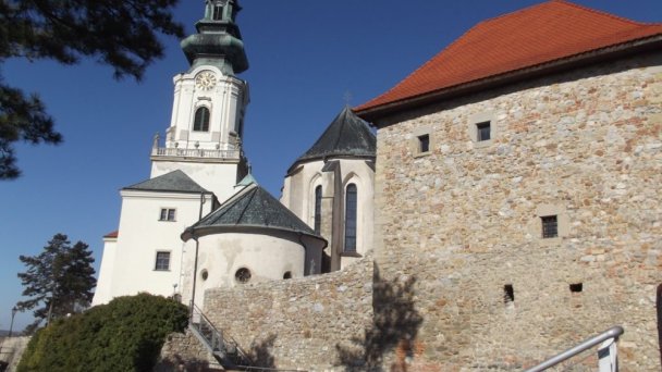 Nitriansky hrad Autor: J.Stefanek, hrady-zamky.sk źródło: https://www.hrady-zamky.sk/obrazky/nitriansky-hrad/nitriansky-hrad7.jpg