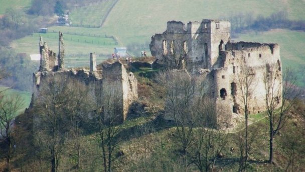 Považský hrad Autor: Reed072 źródło: https://upload.wikimedia.org/wikipedia/commons/1/14/Povhrad.jpg