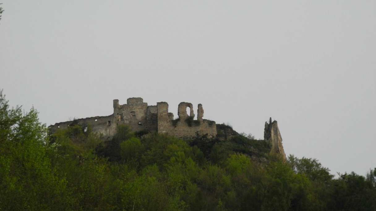 Považský hrad Autor: Dado Baca źródło: https://www.flickr.com/photos/119323155@N06/26505879062/sizes/l/