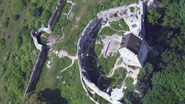 Topoľčiansky hrad 2 Autor: Civertan źródło: https://upload.wikimedia.org/wikipedia/commons/6/65/Nagytapolcsanycivertanlegi2.jpg Topoľčiansky hrad 2 Autor: Civertan źródło: https://upload.wikimedia.org/wikipedia/commons/6/65/Nagytapolcsanycivertanlegi2.jpg