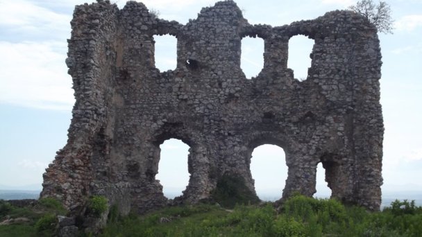 Turniansky hrad Autor: hrady-zamky.sk źródło: https://www.hrady-zamky.sk/obrazky/turniansky-hrad/turniansky-hrad18.jpg
