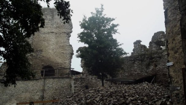 viniansky hrad 4 Autor: hrady-zamky.sk źródło: https://www.hrady-zamky.sk/obrazky/viniansky-hrad/viniansky-hrad23.jpg
