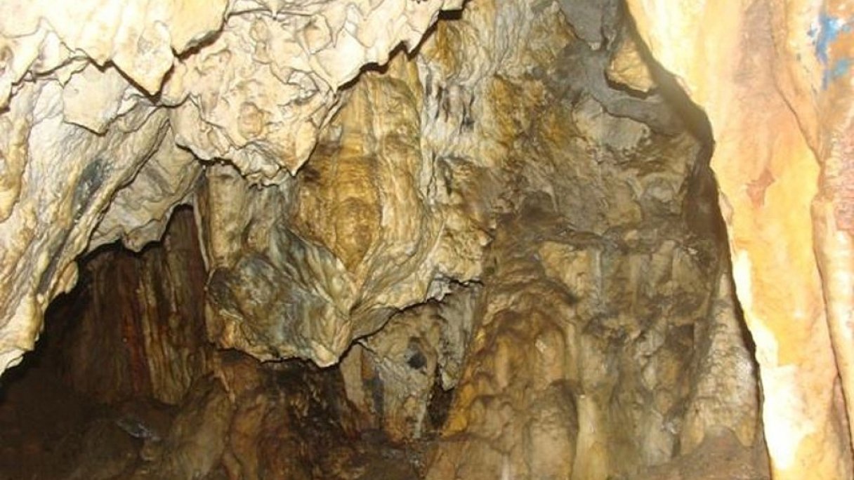 Kysacká jaskyňa Autor: http://www.keturist.sk/info/jaskyne-a-priepasti/kysacka-jaskyna/ źródło: http://www.keturist.sk/info/wp-content/uploads/2020/10/kysacka-jaskyna.jpg