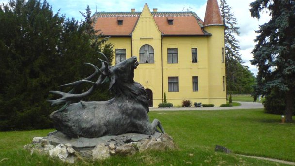 Dwór Topoľčianky 4 źródło: https://sk.wikipedia.org/wiki/Topoľčany
