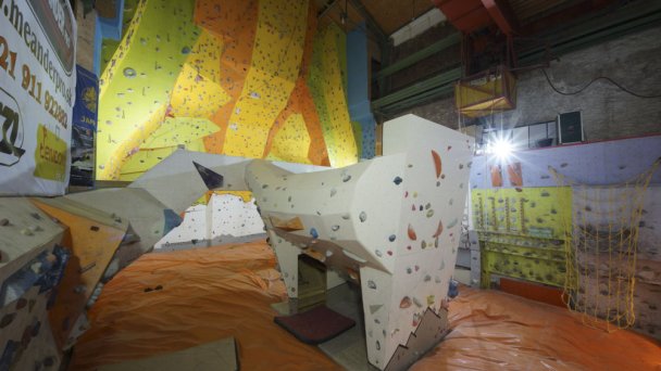 T2 Boulder Arena 4 źródło: http://www.keturist.sk/info/aktivity/t2-boulder-arena/ T2 Boulder Arena 4 źródło: http://www.keturist.sk/info/aktivity/t2-boulder-arena/