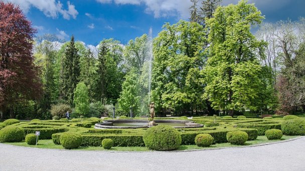 Betliarsky park Autor: Simy27 źródło: https://cdn.pixabay.com/photo/2018/03/16/19/12/betliar-3232231_960_720.jpg