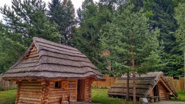 Średniowieczna wieś Paseka 4 Autor: F K źródło: https://slovenskycestovatel.sk/item/stredoveka-dedina-paseka