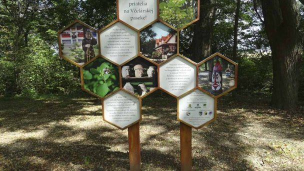 Skansen pszczelarski 2 Autor: Rudolf Moravčík źródło: https://slovenskycestovatel.sk/item/vcelarska-paseka
