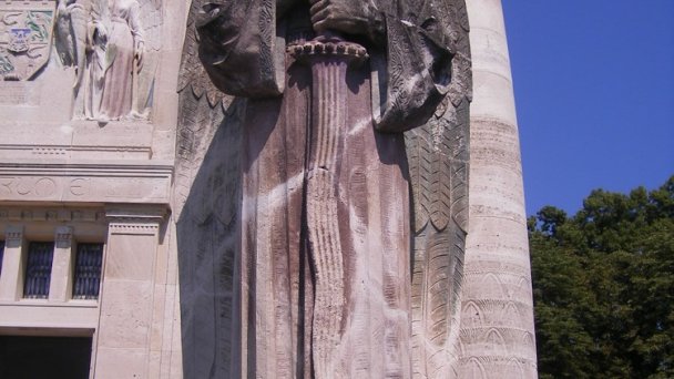 Mauzóleum Krásna Hôrka 2 Autor: Szeder László źródło: https://upload.wikimedia.org/wikipedia/commons/thumb/0/03/Krasznahorkav%C3%A1ralja05.JPG/800px-Krasznahorkav%C3%A1ralja05.JPG