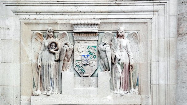 Mauzóleum Krásna Hôrka 3 Autor: Jozef Kotulič źródło: https://upload.wikimedia.org/wikipedia/commons/thumb/0/04/KrasnaHorka13ZSlovakia11.JPG/800px-KrasnaHorka13ZSlovakia11.JPG