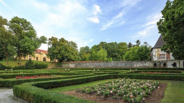 Park zamkowy Hlohovec 5 źródło: https://www.naspark.sk/web/sk/park/15-zamocky-park-hlohovec