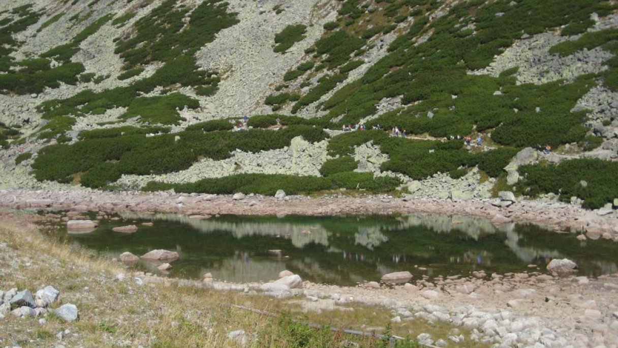 skaliste górskie jezioro 1 Autor: Christine und Hagen Graf źródło: https://www.flickr.com/photos/hagengraf/with/3964754103/
