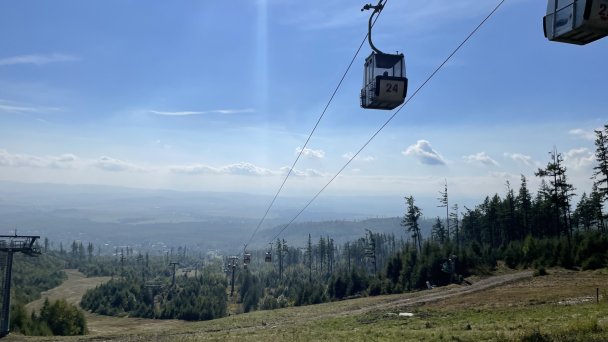 skaliste górskie jezioro 32
