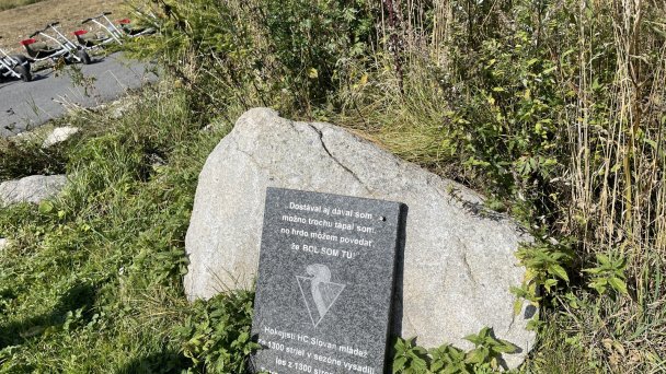 skaliste górskie jezioro 31