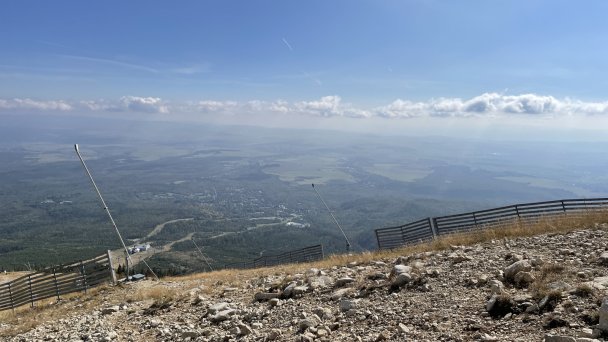 skaliste górskie jezioro 21