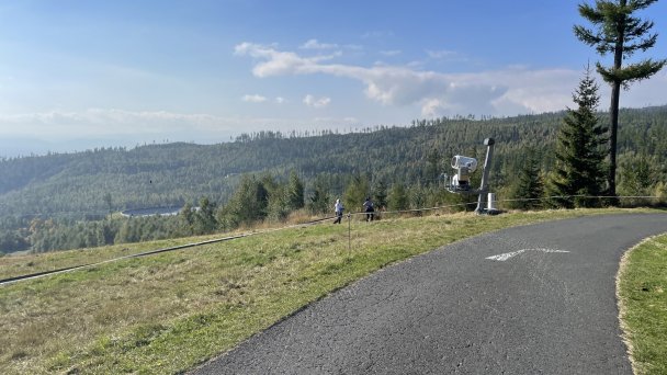 skaliste górskie jezioro 17