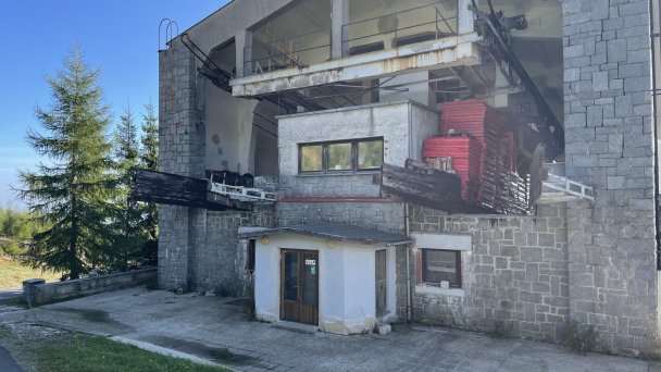 skaliste górskie jezioro 9