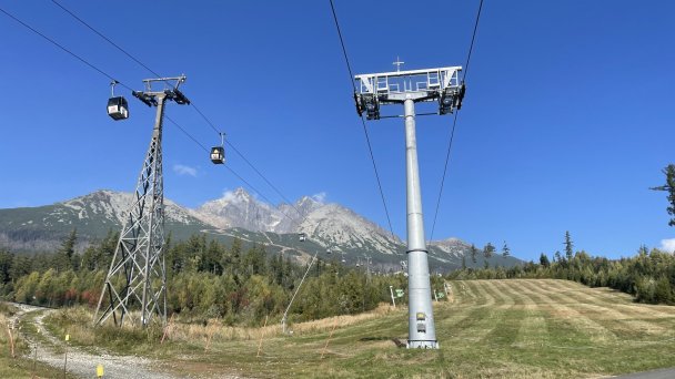 skaliste górskie jezioro 7