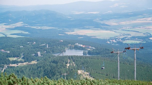Štrbské pleso 5 Autor: Olaf1541 źródło: https://upload.wikimedia.org/wikipedia/commons/thumb/3/3b/Strbske_pleso.jpg/800px-Strbske_pleso.jpg