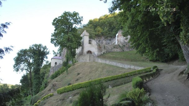 Miejsce pielgrzymek Skalka koło Trenczyna 3 źródło: http://www.putnickemiesta.sk/putnicke-miesta-na-slovensku/nitrianska-dieceza/skalka-pri-trencine/