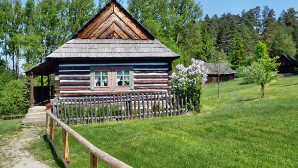 Skanzen Stará Ľubovňa Autor: Georges Jansoone (User:JoJan) źródło: https://upload.wikimedia.org/wikipedia/commons/e/ed/Spisska_Lubovna_019.jpg
