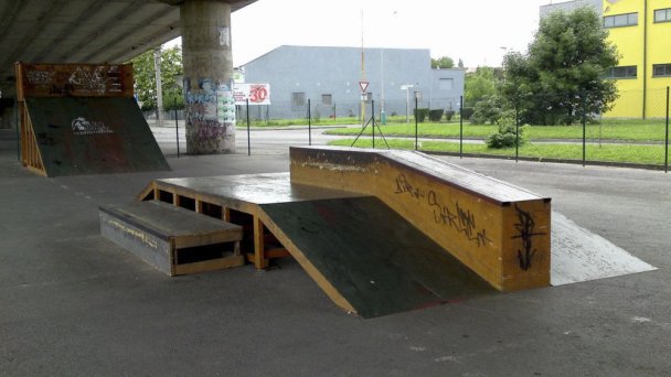 Skatepark Lučenec 3 Autor: Tomáš Kvak źródło: http://www.boardlife.sk/sk/skateboard/skatepark/skatepark-lucenec