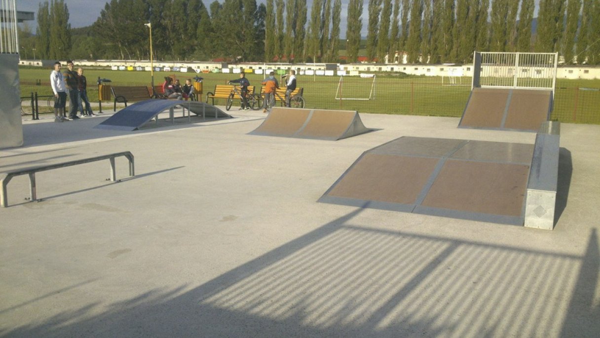 Skatepark Rajec 1 źródło: http://www.boardlife.sk/sk/skateboard/skatepark/skatepark-rajec