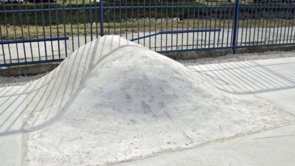 Skatepark SNV 3 Autor: Peťo Wolf źródło: http://www.boardlife.sk/sk/skateboard/skatepark/skatepark-spisska-nova-ves