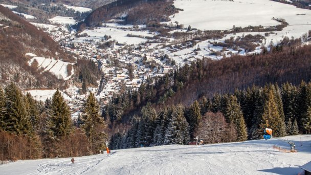 TOLL SKI &amp; FUN 4