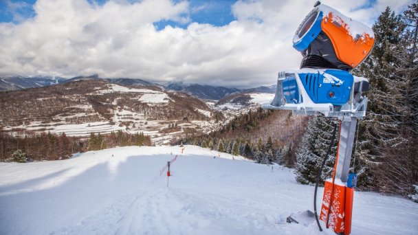 TOLL SKI &amp; FUN 6