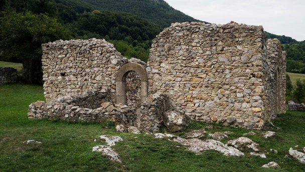 Husitský kostolík v Lúčke Autor: David Raška źródło: https://upload.wikimedia.org/wikipedia/commons/f/f2/L%C3%BA%C4%8Dka4.jpg